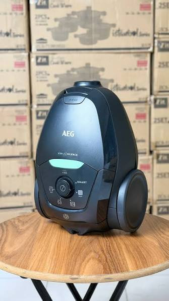 جارو برقی VX82.1.5DB. AEG